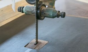 Key Differences Between Vertical and Horizontal Band Saws
